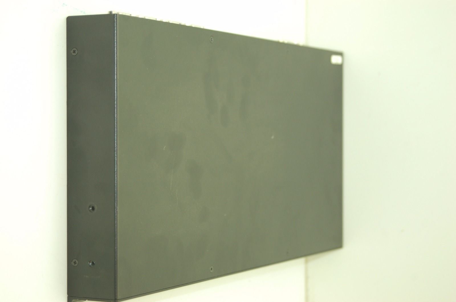 Adder SmartView Pro SV4 pro 4 Port KVM Switch PS2 VGA 5 VDC 1 A