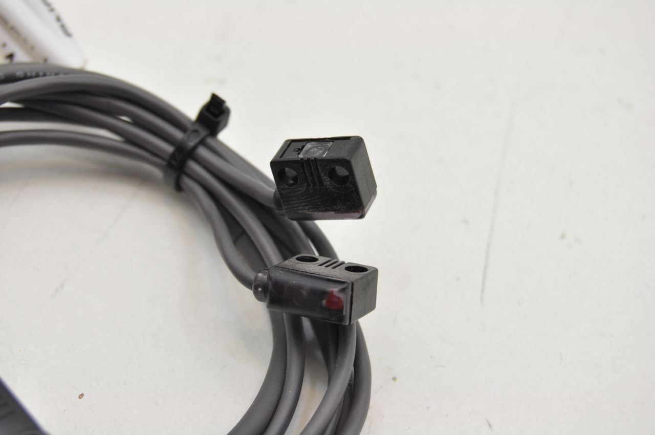 Omron EE-SPW321 Optical Proximity Sensor