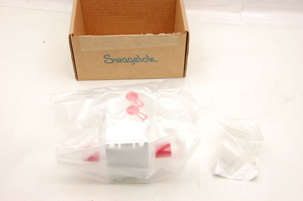 Swagelok DRPTM Series Diaphragm Valve  Medium NXT-DRP81AFEFE-C Pneumatic NIB