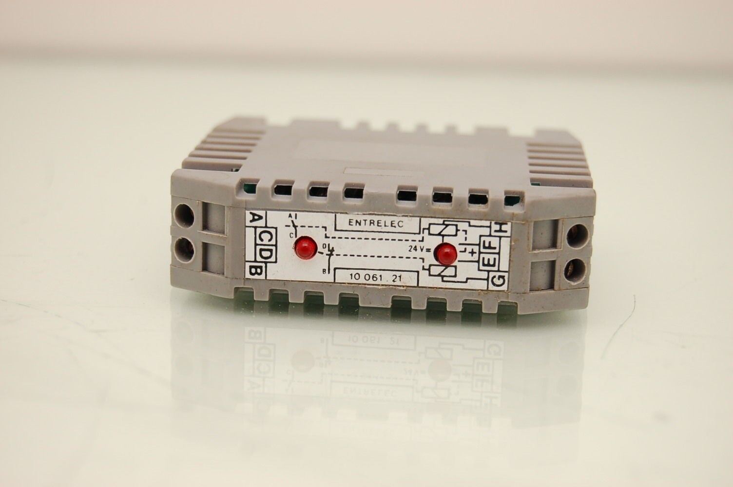 Entrelec 10 061.21 Relay Interface 24V DIN - Lot of 2