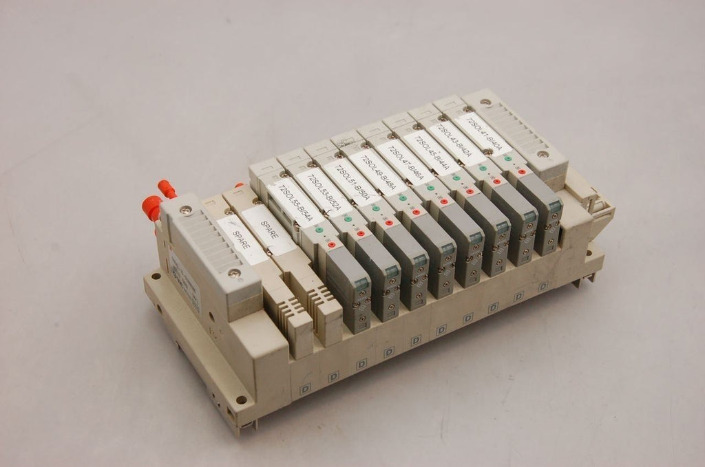 SMC SS5V2-10-CCM00366 10 Position Manifold for Parts or Repair
