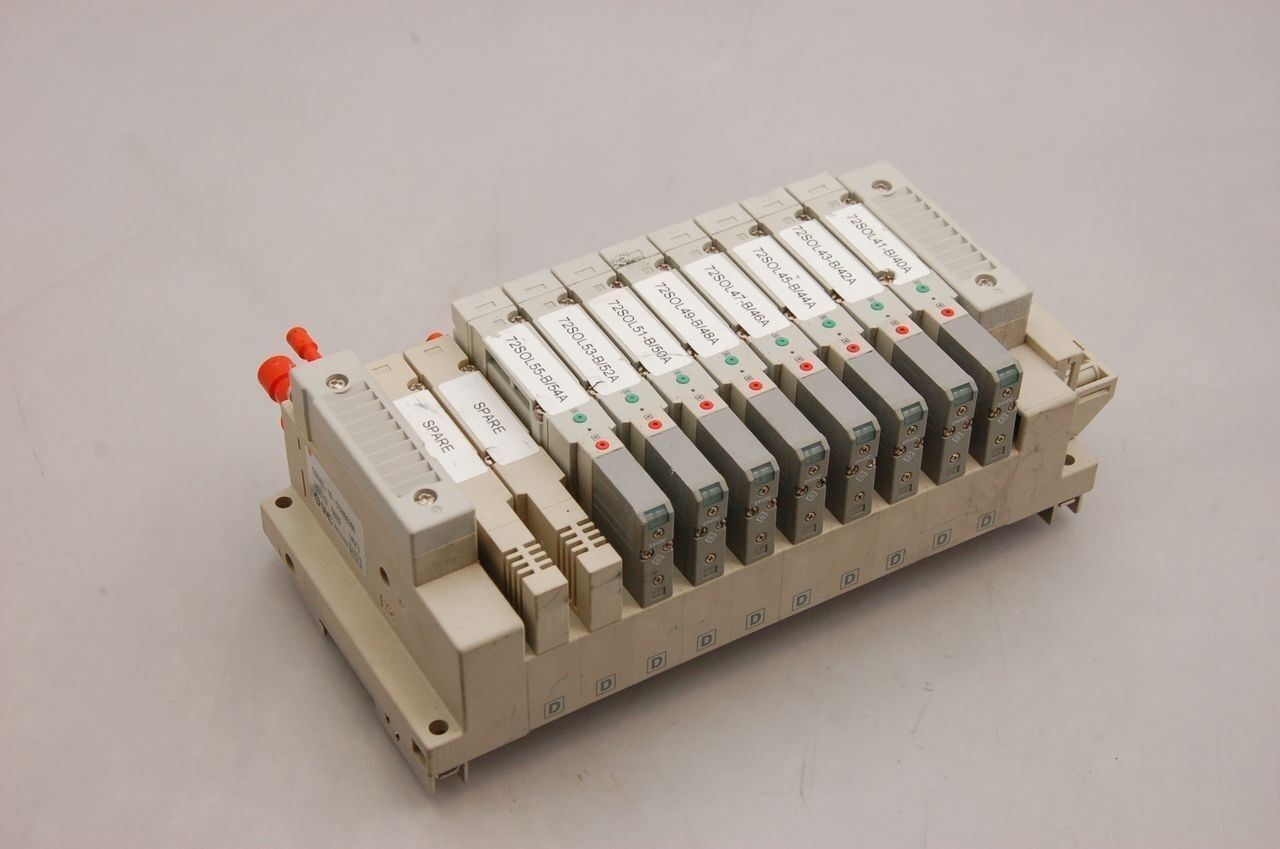 SMC SS5V2-10-CCM00366 10 Position Manifold for Parts or Repair