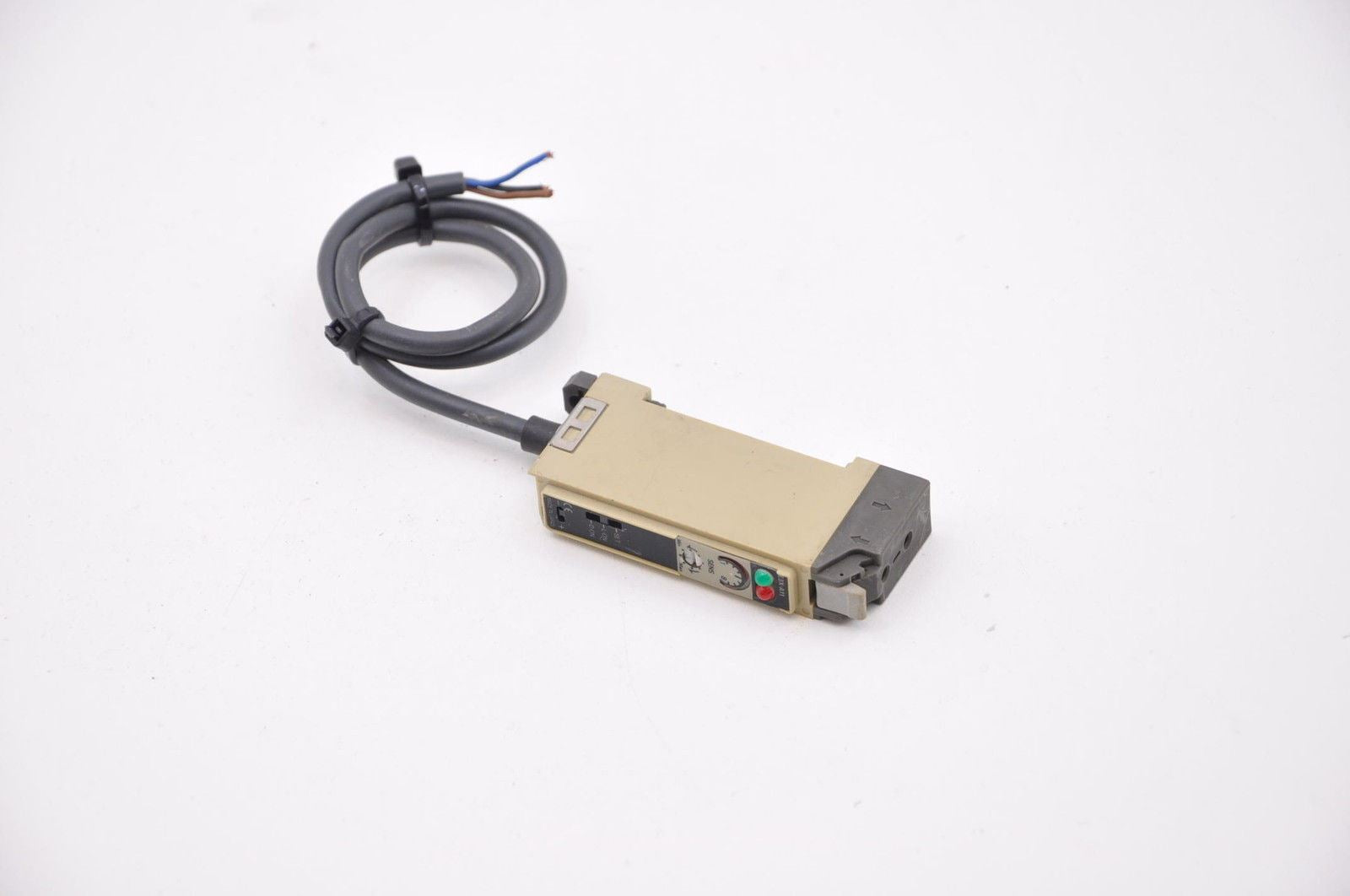 Omron E3X-A11 Photoelectric Switch DIN Mount