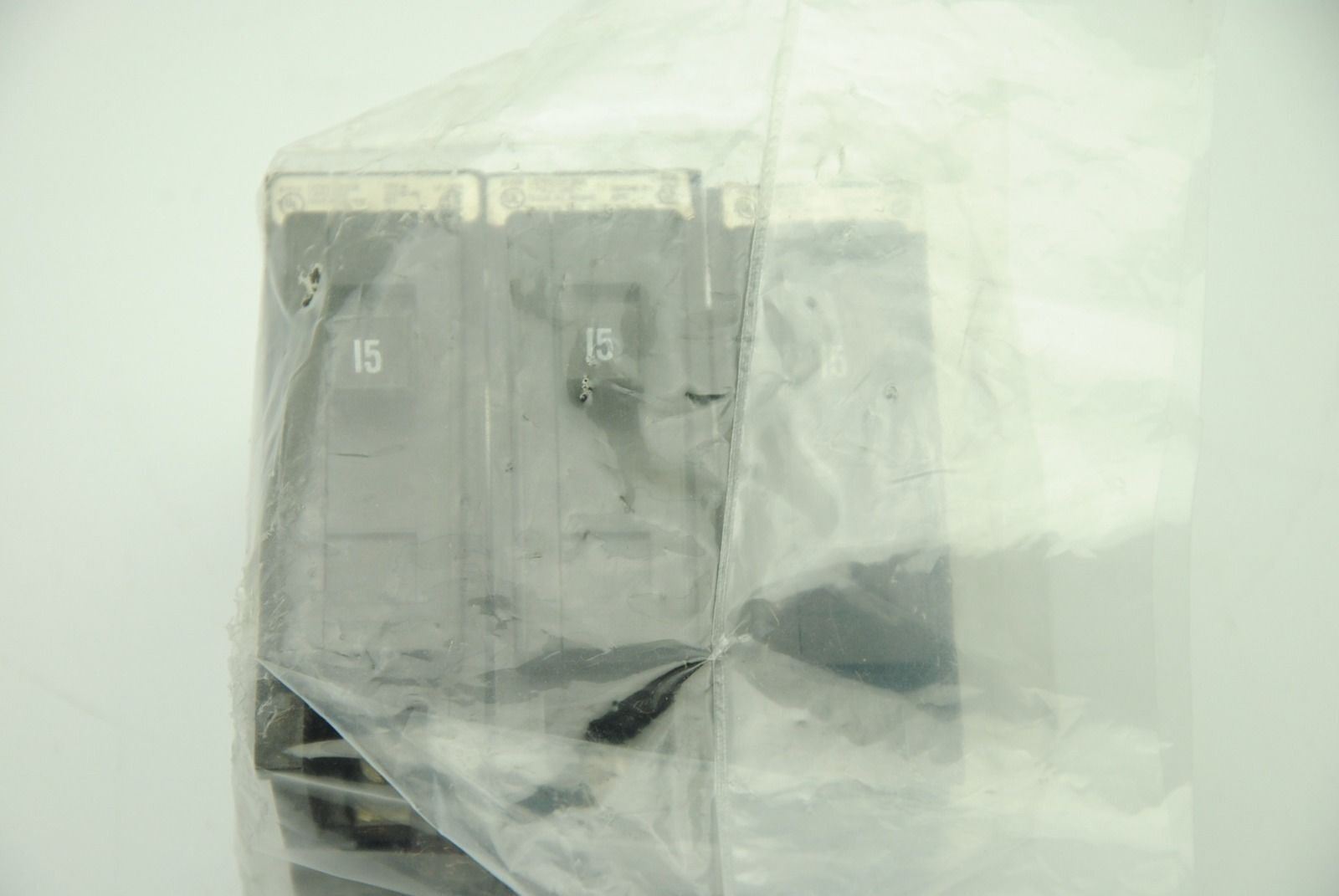 CUTLER-HAMMER QBHW1015, 1-Pole Circuit Breaker, 15A 120/240V, Lot of 3