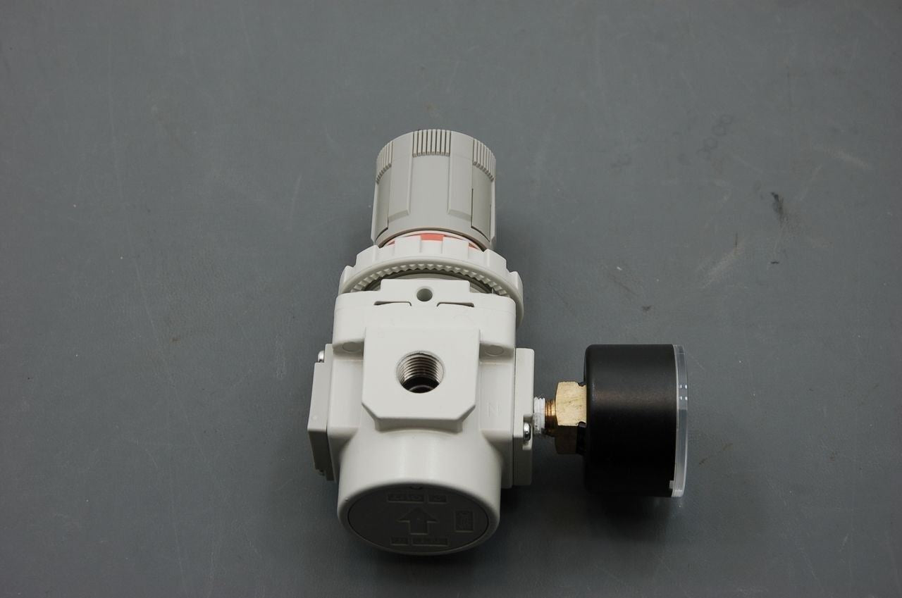 SMC Pneumatic Regulator APR30-N02H-Z 1/4" NPT New