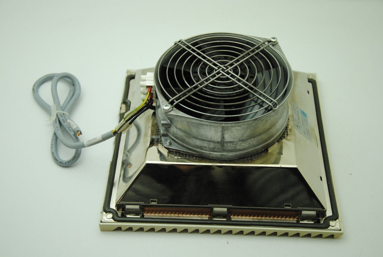 Rittal SK 3325607 Grate 6" Ebmpapst W2S130-AA03-71 Fan 9" Filter 230V 2800rpm