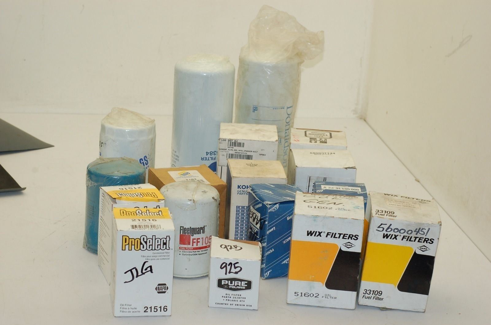 Assorted Spin On Filters: Donaldson, WIX, ProSelect & Sim - Lot of 17 - NEW