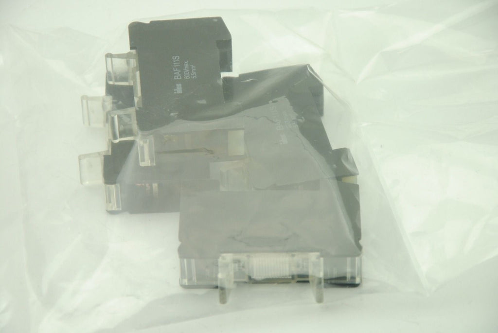 IDEC BAF111S Terminal Block Fuse Holder, Lot of 4