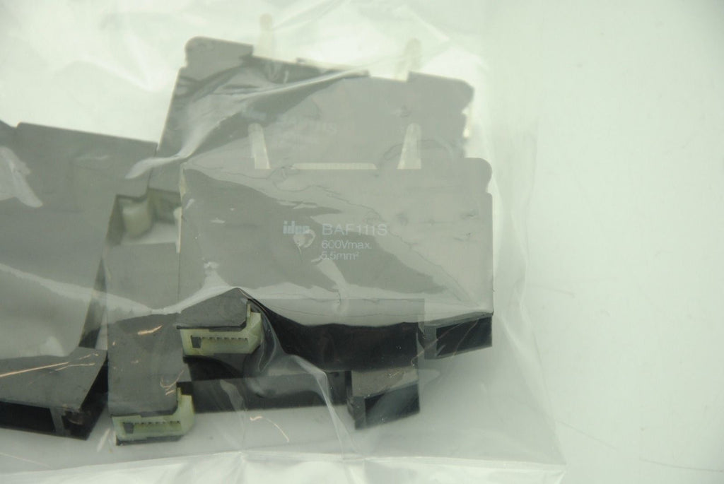 IDEC BAF111S Terminal Block Fuse Holder, Lot of 4