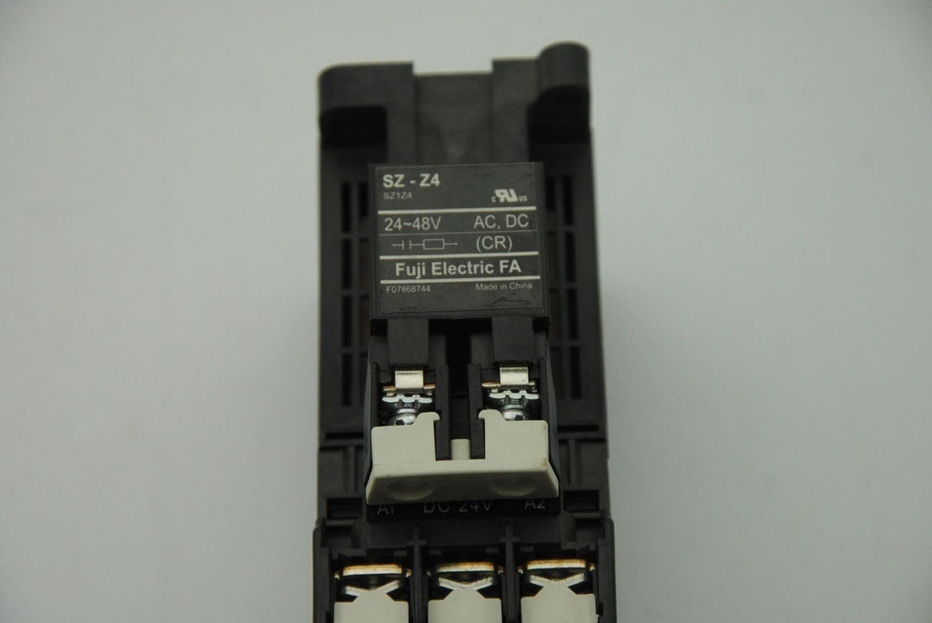 FUJI ELECTRIC SC-E02/G Contactor SZ-A11/T Contact Block 24VDC Coil 240V 2.2kW
