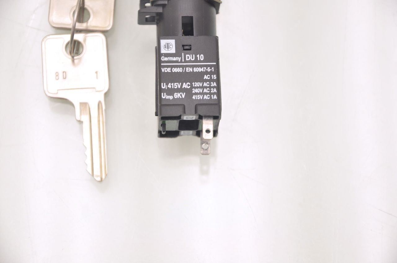 ETE Germany DU-10, VDE 0660 / EN 60947-5-1 Panel Key Switch, ON/OFF, 5/8" Bore