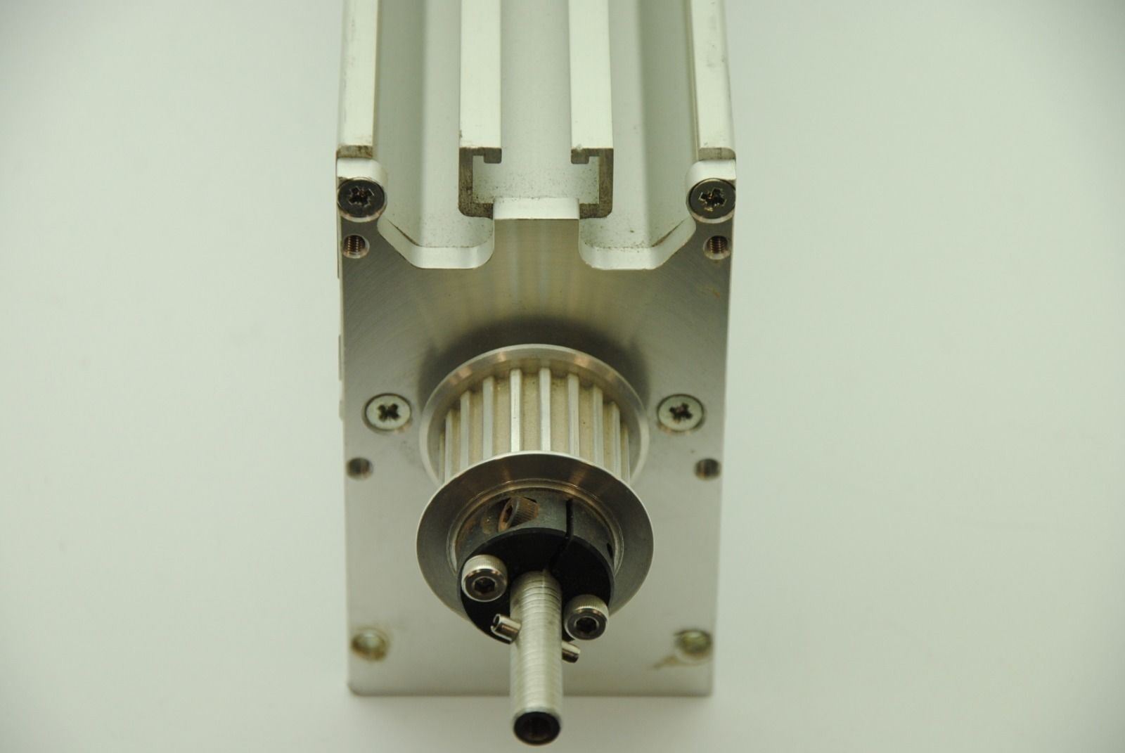 Screw Driven Aluminum-Frame Linear Actuator, L 510mm, 390mm Travel, 7mm Shaft D