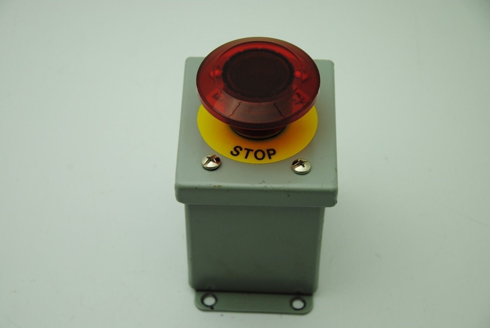 Hammond MPB1 E-Stop Emegency Stop Big Red Button Miniature Pushbutton Enclosure