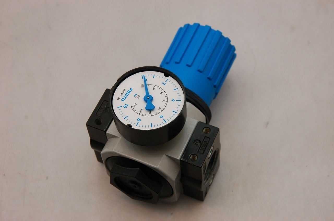 Festo Air Pneumatic Regulator w/ gauge LR-D-7-MDI 162586 359873 W1