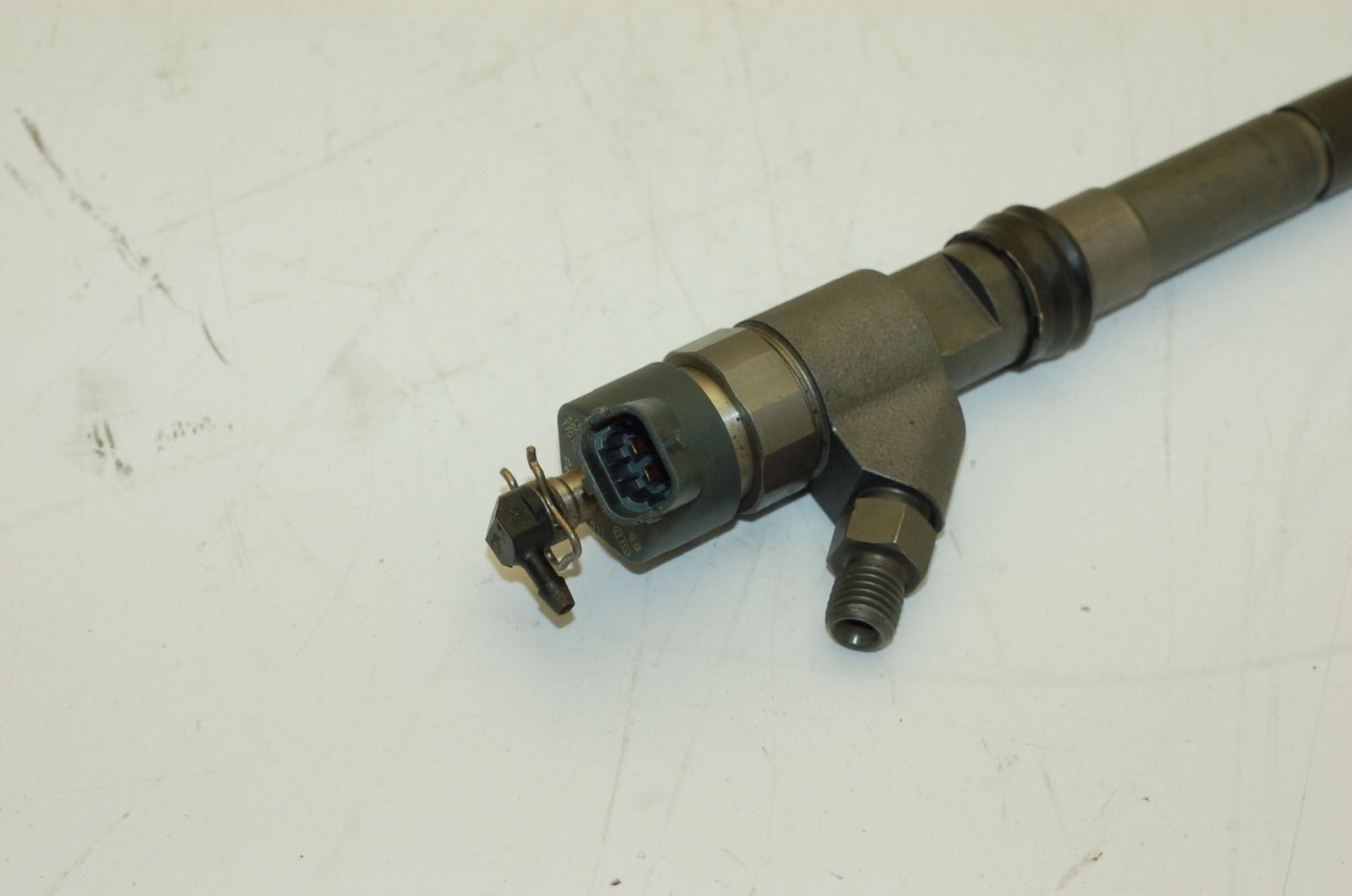 Bosch 0445120-011 Common Rail Diesel Fuel Injector