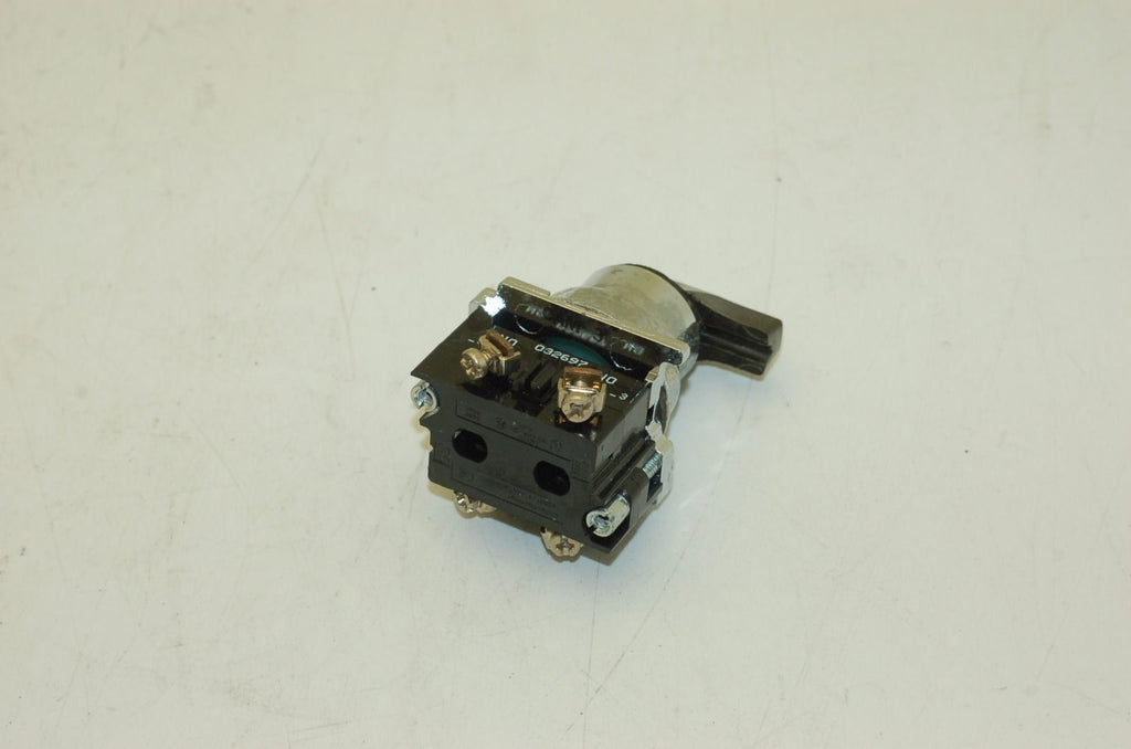 Cutler Hammer 043097 2-Pos Turn Switch, NC/NO