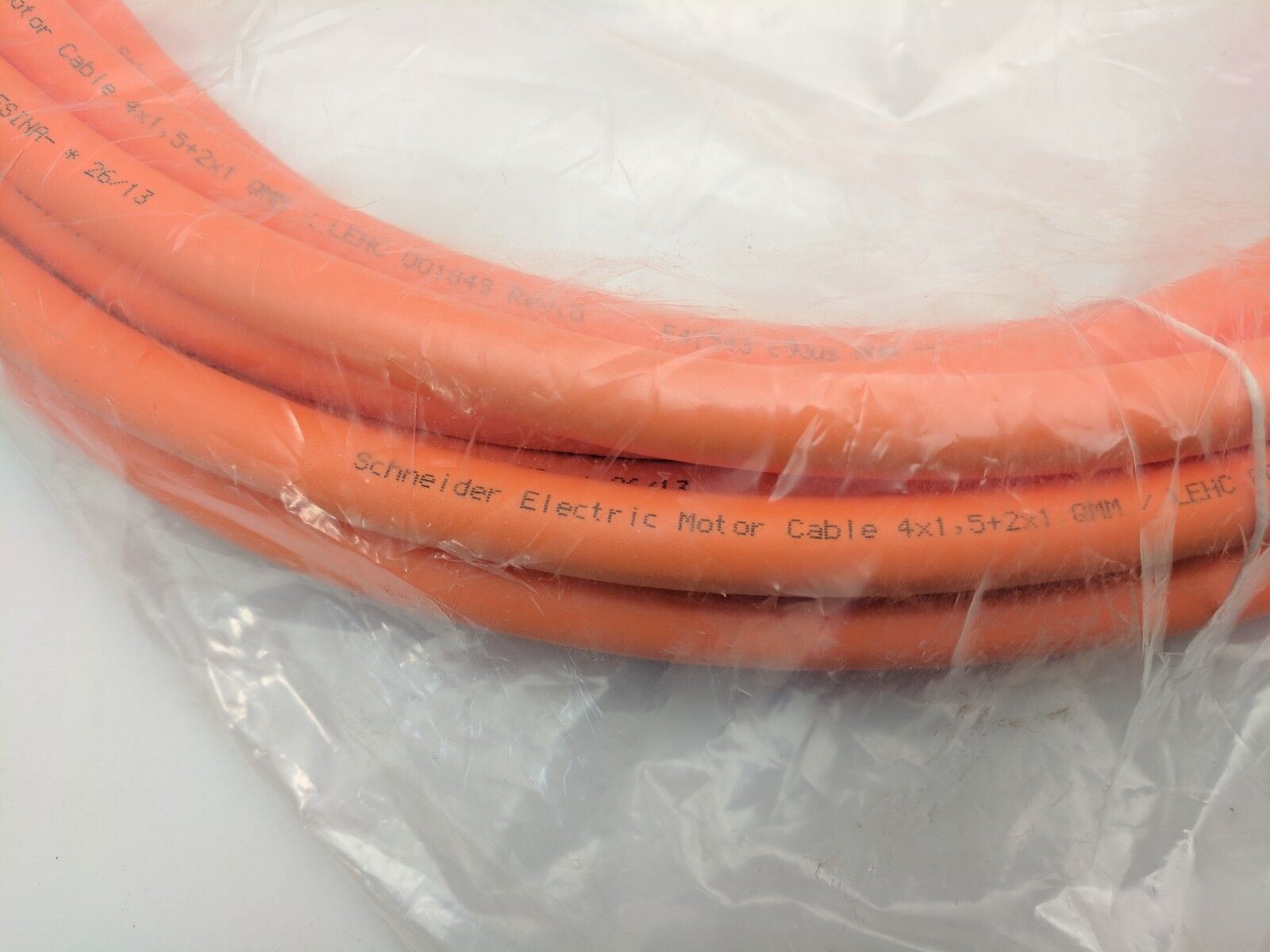 Schneider Lexium Electric Servo Motor Power Cable VW3M5101R100 10M M23 6Wire NEW