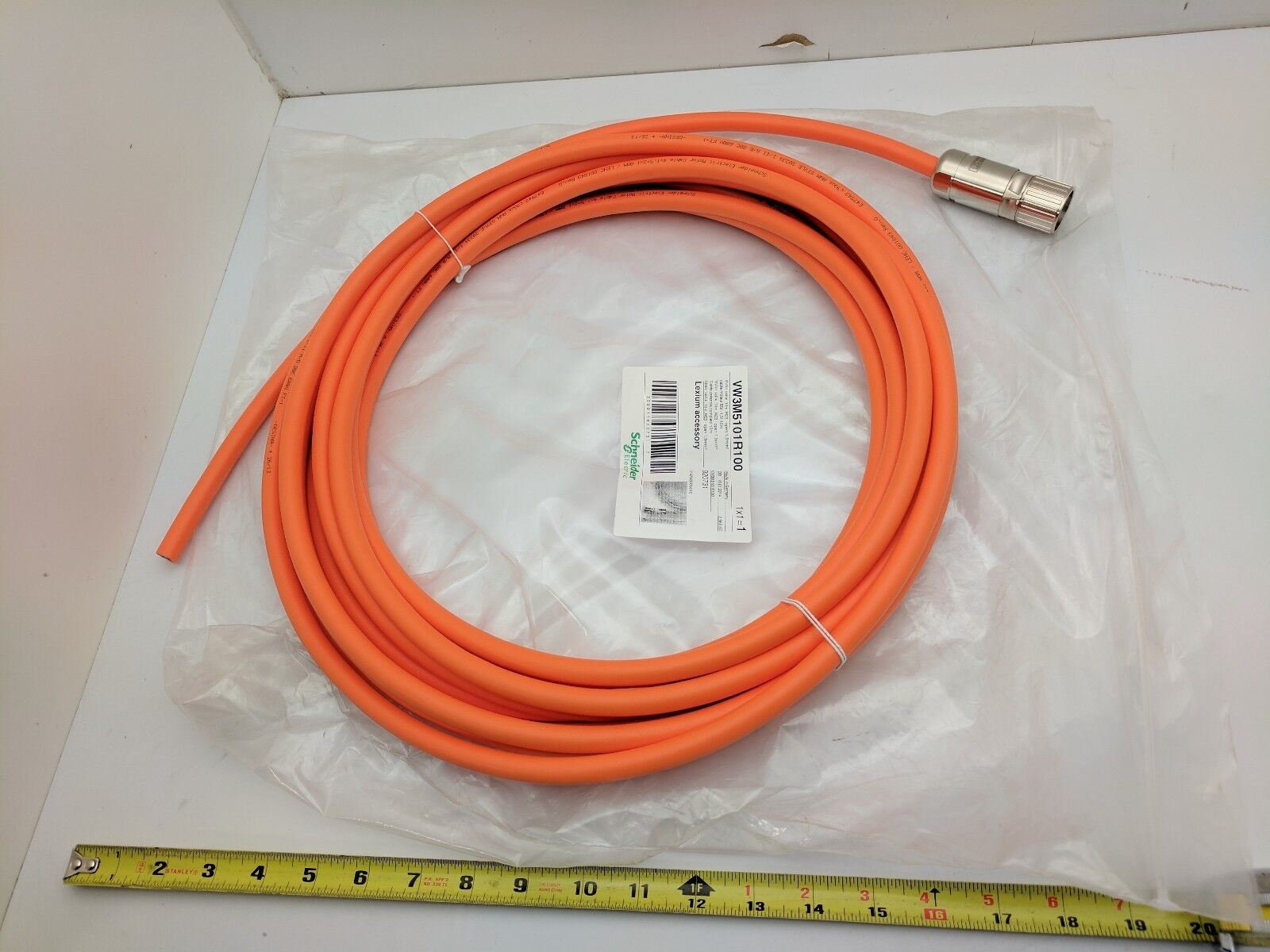 Schneider Lexium Electric Servo Motor Power Cable VW3M5101R100 10M M23 6Wire NEW