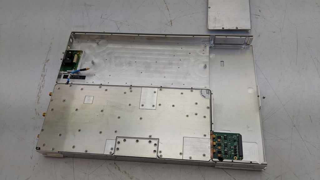 HP Agilent E2731A Parts Unit 20-2700 MHz RF Tuner missing boards Unit B