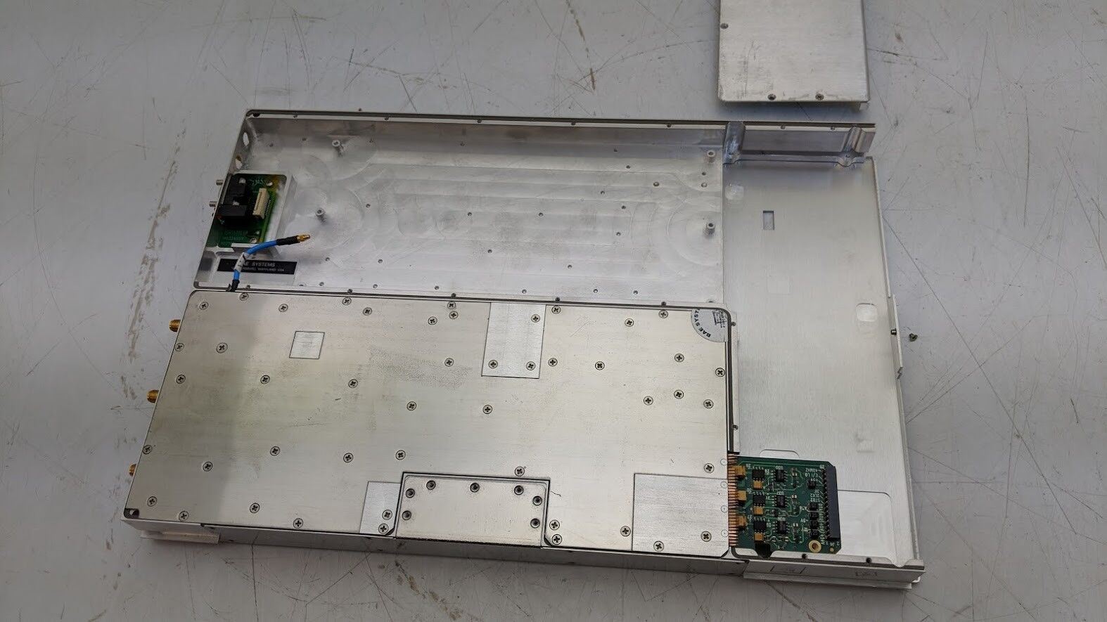 HP Agilent E2731A Parts Unit 20-2700 MHz RF Tuner missing boards Unit B