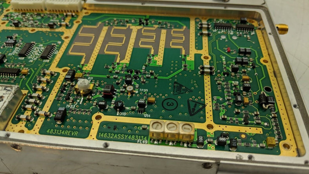 HP Agilent E2731A Parts Unit 20-2700 MHz RF Tuner missing boards Unit B