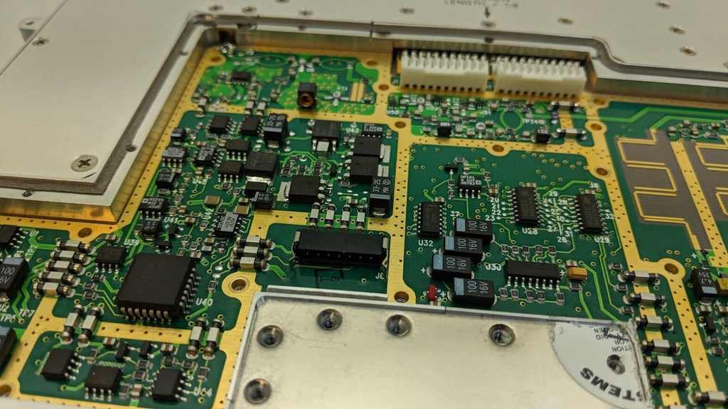 HP Agilent E2731A Parts Unit 20-2700 MHz RF Tuner missing boards Unit B