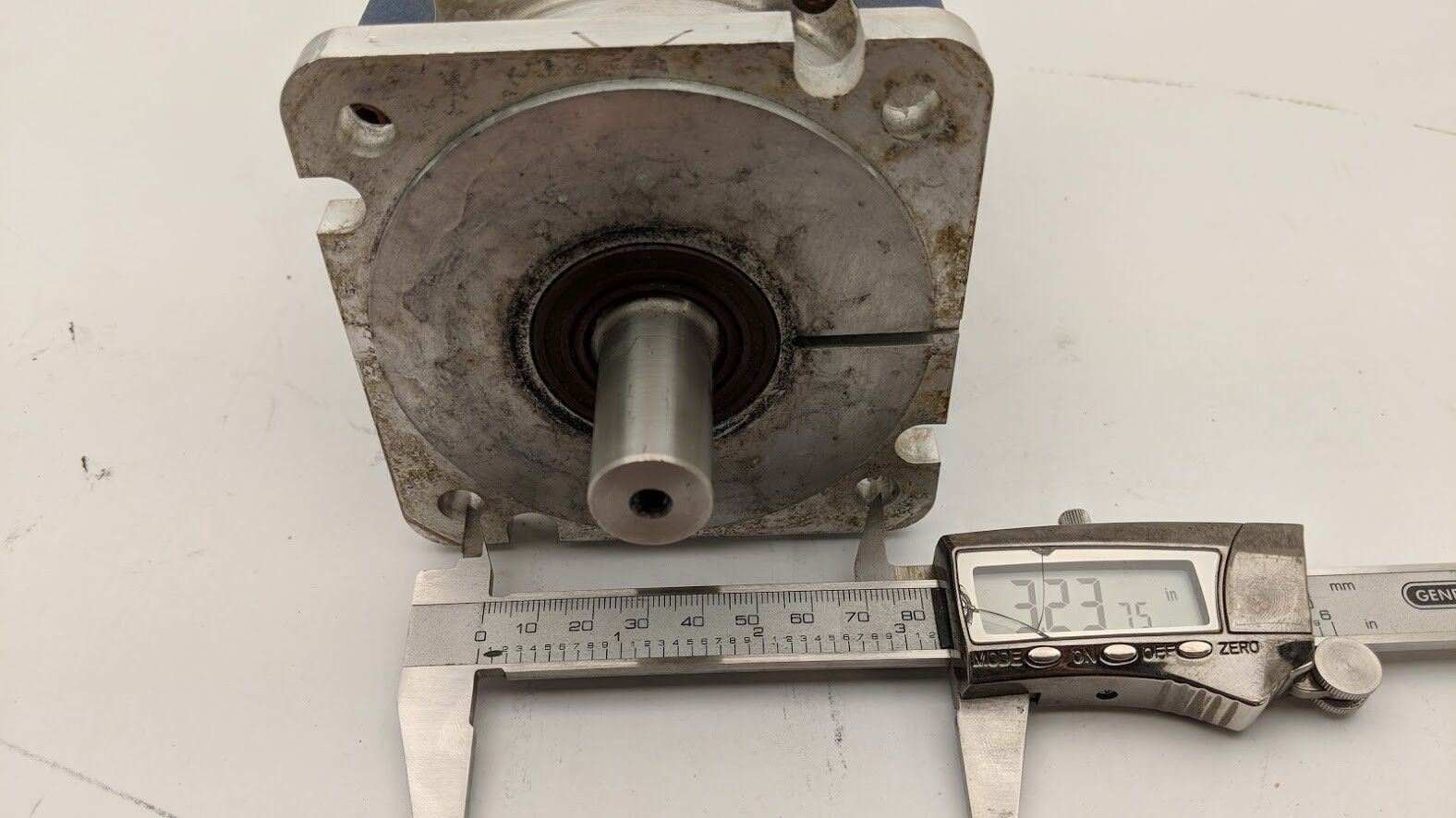 Torque Systems PM Servo Motor CMC T1102M0100 .75" shaft Unit B