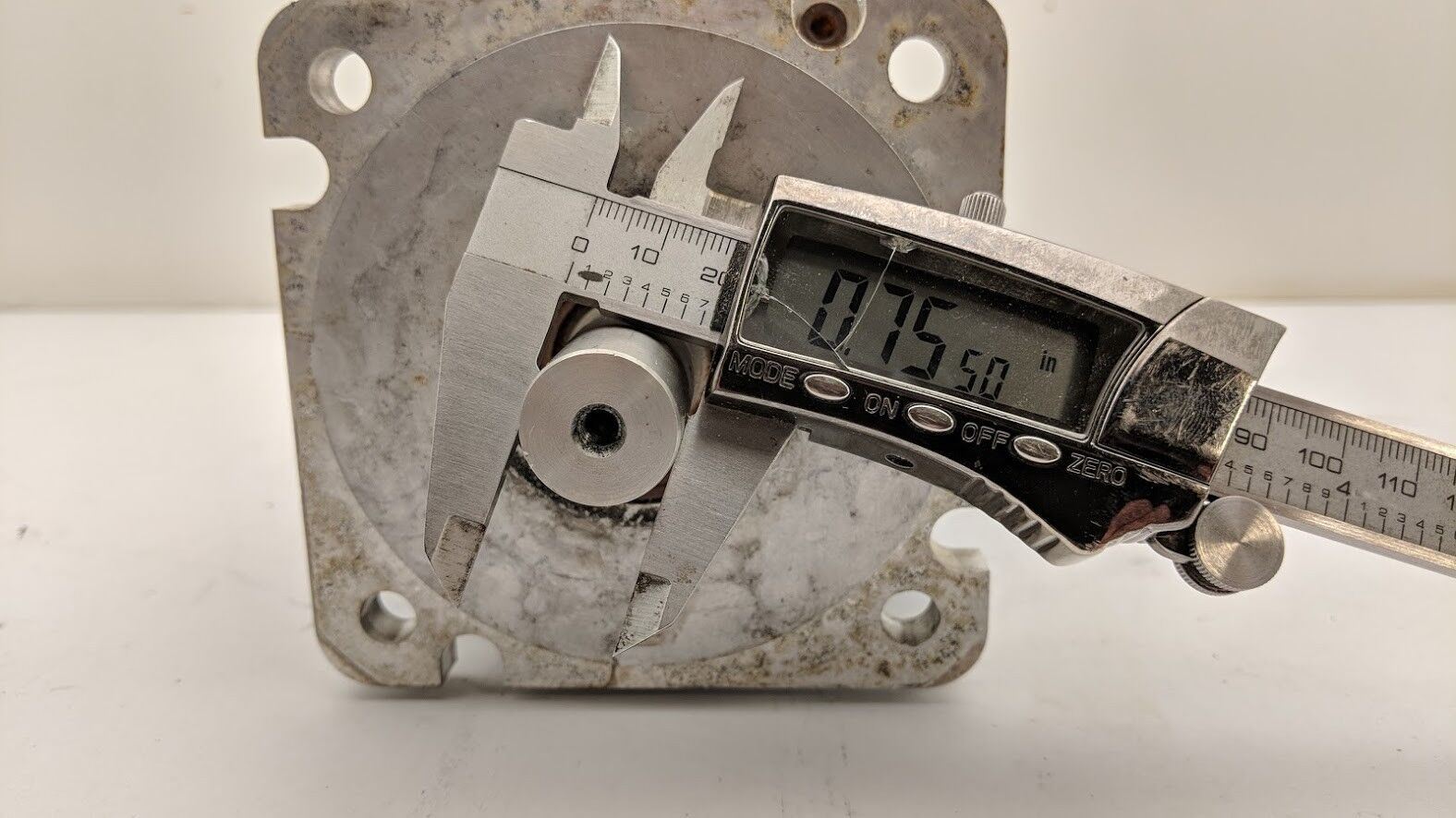 Torque Systems PM Servo Motor CMC T1102M0100 .75" shaft Unit B
