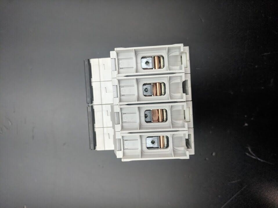 Lot of 2 Siemens 5SJ42, 2-Pole 5A 125VDC 240 VAC Circuit Breakers