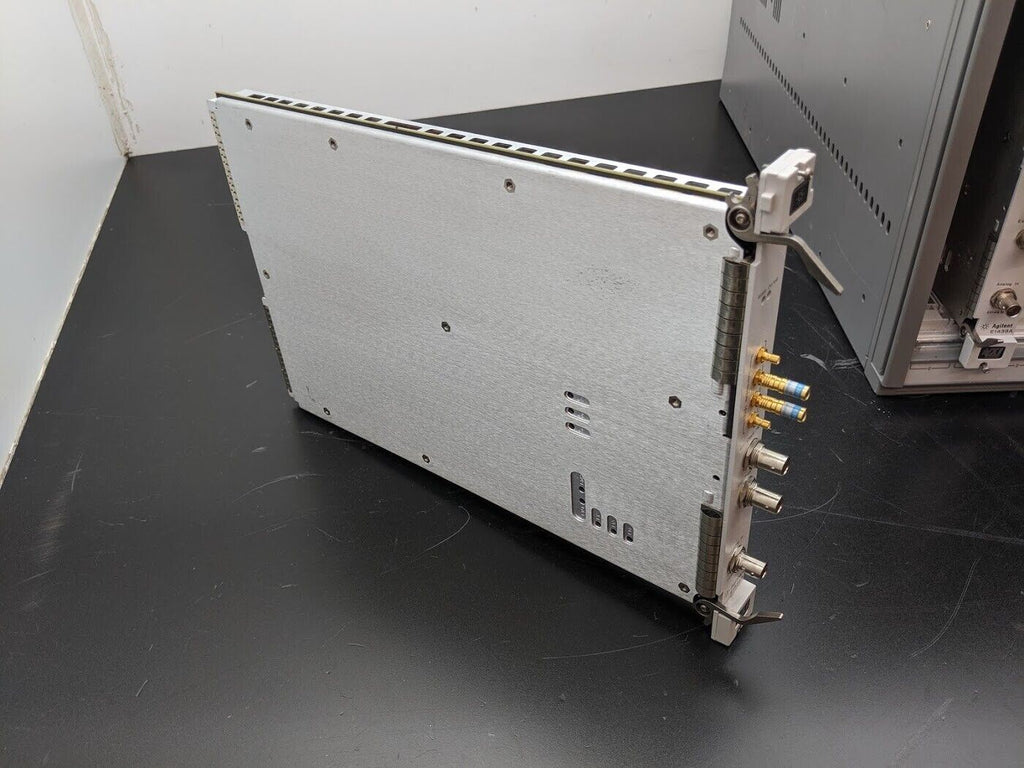 HP Agilent E1438A VXI 100 MSa/s Digitizer with DSP and Memory Option 288