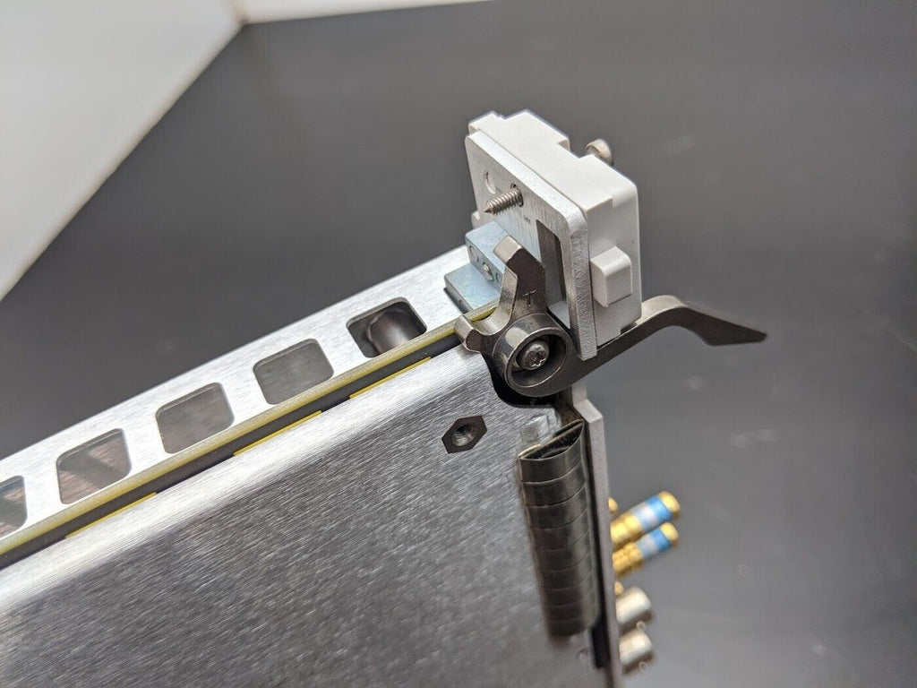 HP Agilent E1438A VXI 100 MSa/s Digitizer with DSP and Memory Option 288