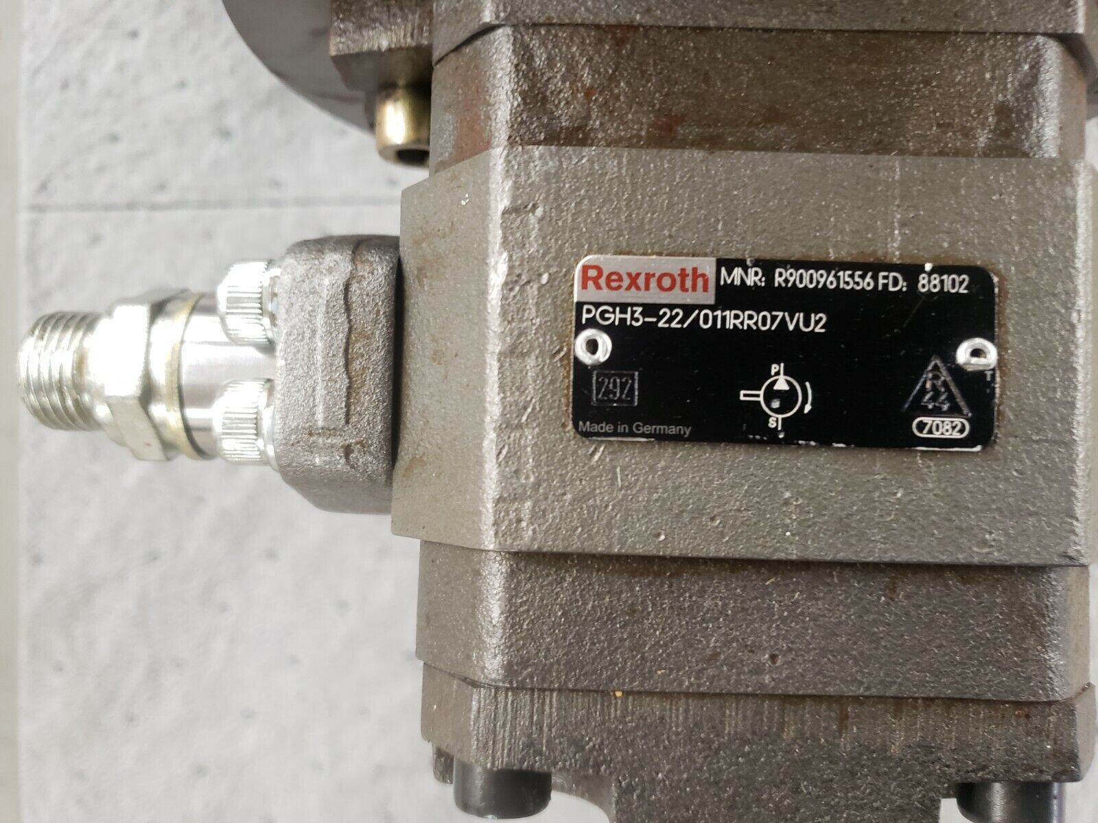 Elmor MT132MA4 7.5 Kw Motor With Rexroth PGH4-21/020RE11VU2, PGH3-22/01RR07VU2