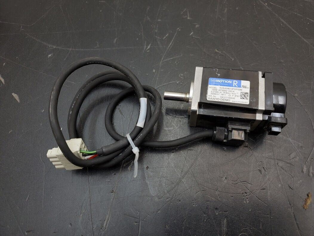 Sanmotion Sayo Denki R2AA04010FXP00M Servo Motor 100W AC200V .8A 3000RPM Cable