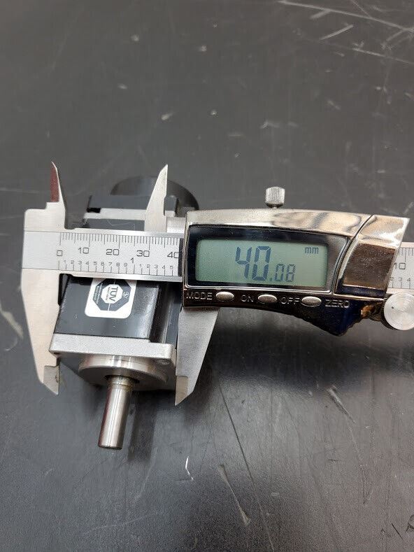 Sanmotion Sayo Denki R2AA04010FXP00M Servo Motor 100W AC200V .8A 3000RPM Cable