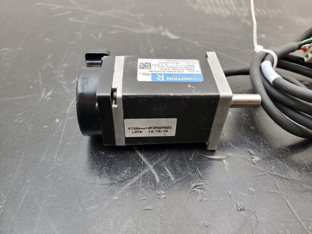 Sanmotion Sayo Denki R2AA04010FXP00M Servo Motor 100W AC200V .8A 3000RPM Cable