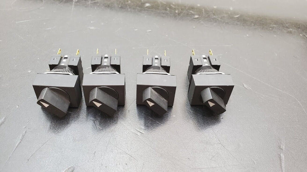 LOT OF 4 OMRON A16S-2N-2   A165S-J2M-2 SELECTOR SWITCH for Robot Teach Pendant