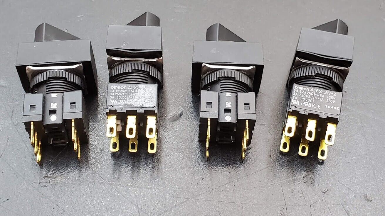 LOT OF 4 OMRON A16S-2N-2   A165S-J2M-2 SELECTOR SWITCH for Robot Teach Pendant