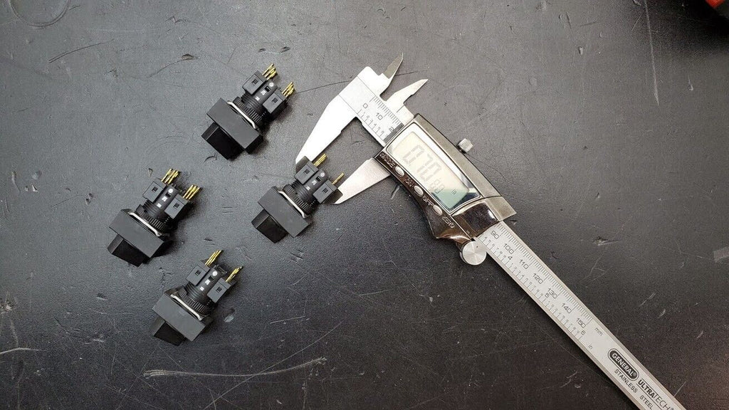 LOT OF 4 OMRON A16S-2N-2   A165S-J2M-2 SELECTOR SWITCH for Robot Teach Pendant