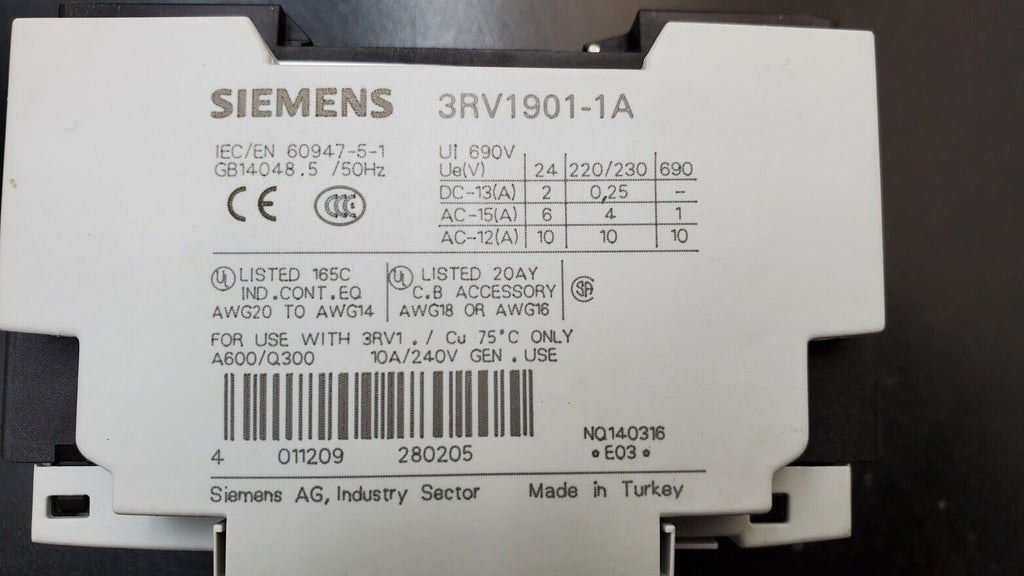SIEMENS SIRIUS 3RV1021-1CA10 Circuit Breaker w/ 3RV1901-1A Auxiliary Contact