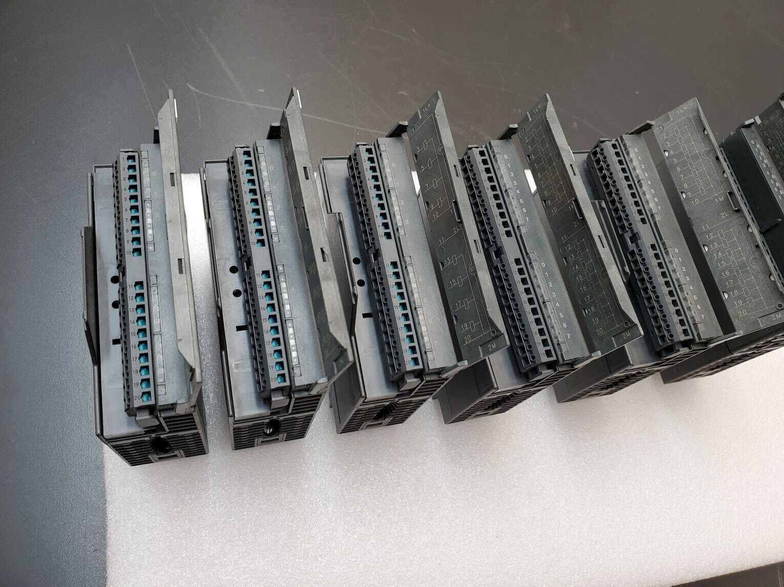 6x Helmholz Siemens Digital Output 700-322 1BF01 1BH01 1BL00 8,16,32xDC24V