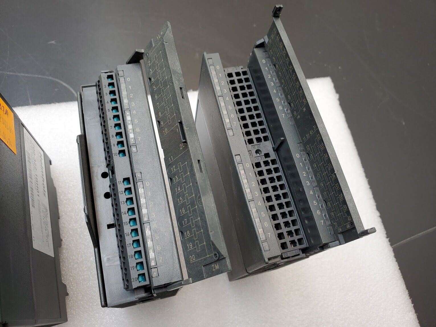 6x Helmholz Siemens Digital Output 700-322 1BF01 1BH01 1BL00 8,16,32xDC24V