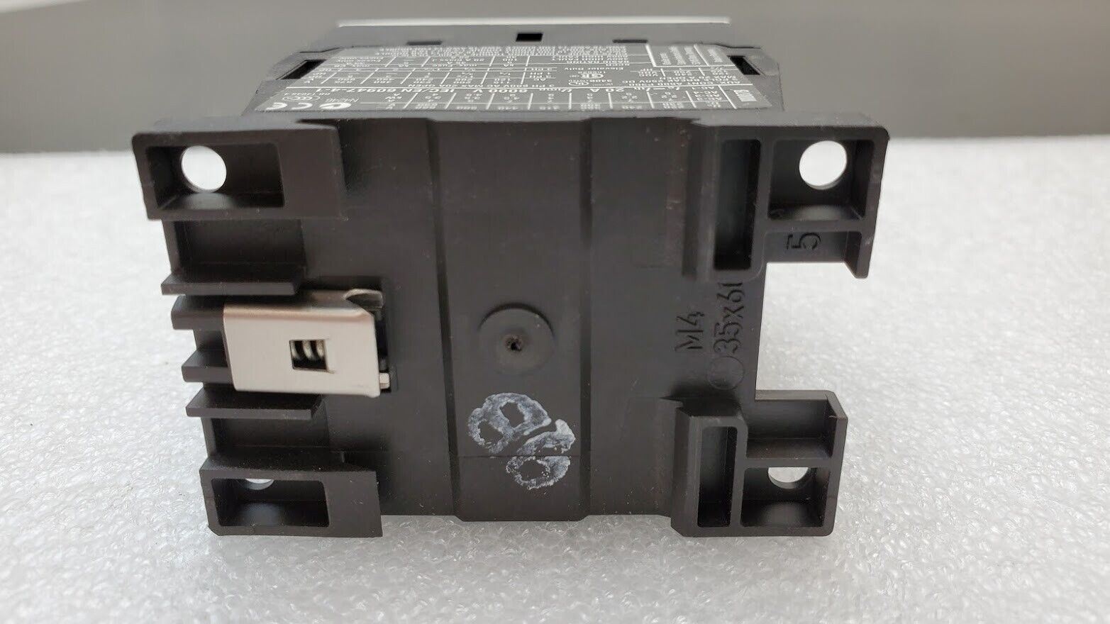 Eaton DIL M7-10 24V 3PH 600VAC 20A Contactor 3 Pole XTCE007B10 M007B DIN Rail