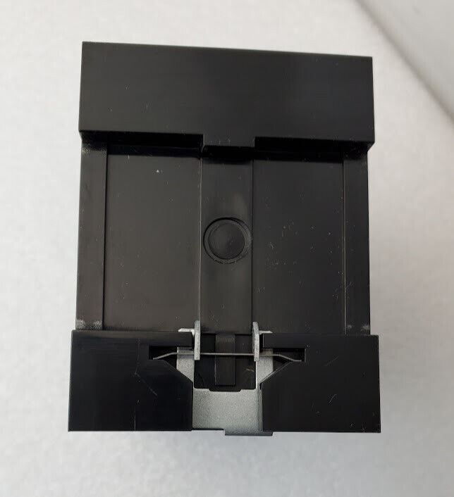 JUMO 701130 / 0253 - 001 - 02-205,245,056 Temperature Monitor Limiter 2A 230VAC