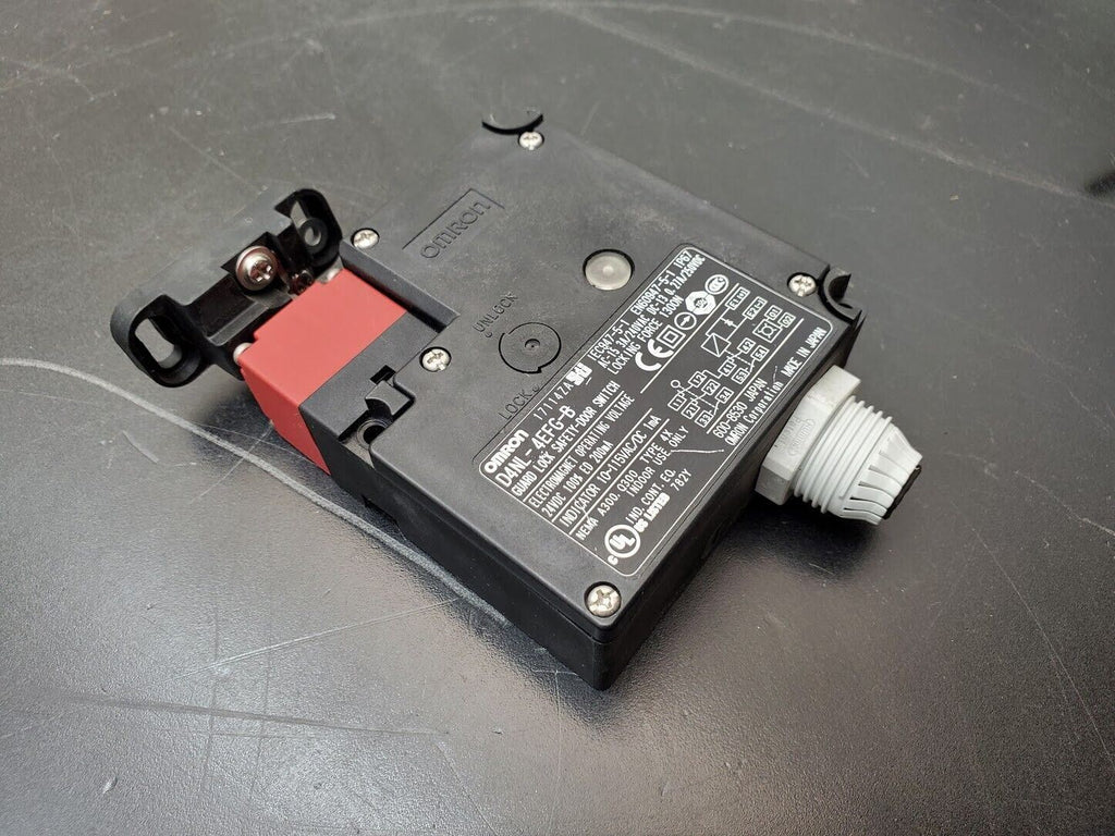 Omron D4NL-4EFG-B Guard Lock Safety Door Switch 24VDC Locking Force 1300N