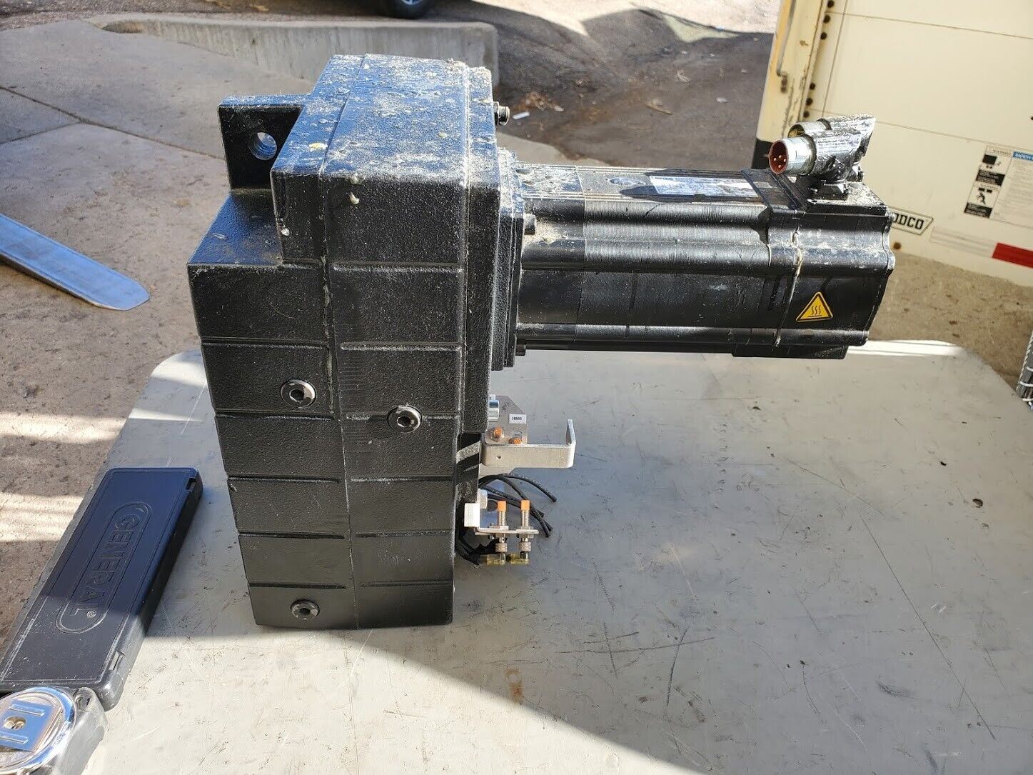 Lenze Servo Gearmotor Gear Box Motor MCS 12L20-R80B0 3.75HP GFL07-2S HDR 12LC20