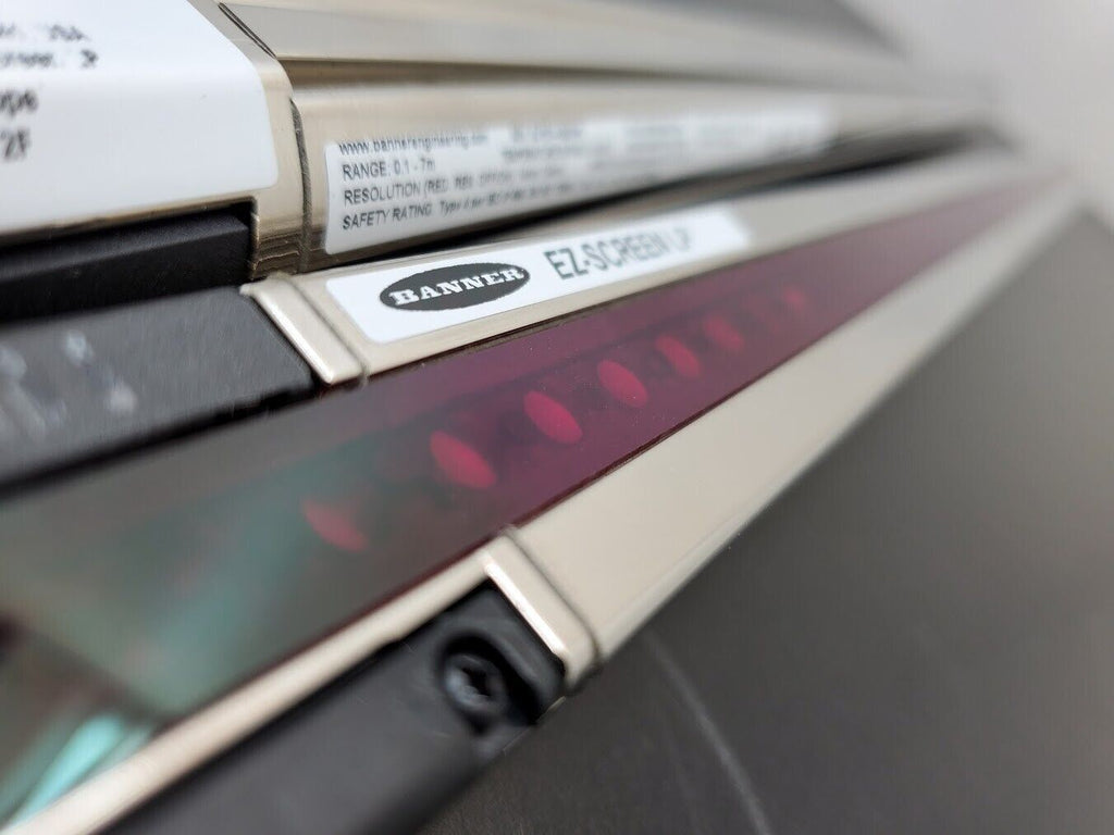 2x Banner SLPE14-690NP8 690mm Safety Light Curtain 69 Beam Emitter Receiver 7m