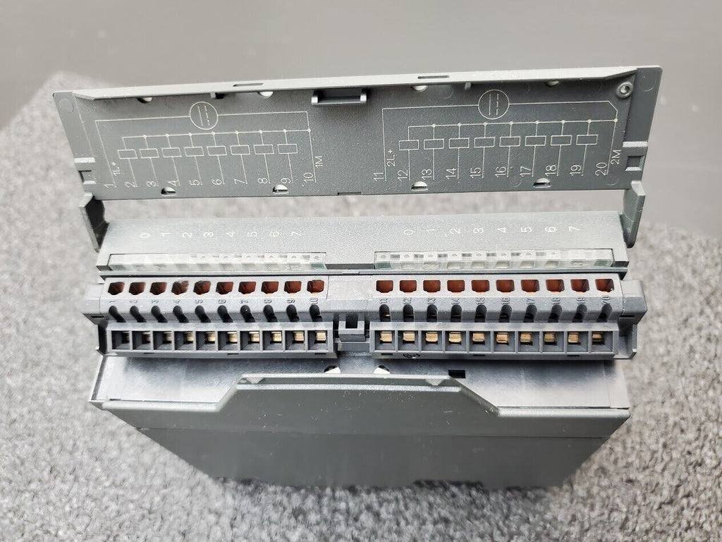 SIEMENS 6ES7 322-1BH01-0AA0 SIMATIC S7 Digital Output Module DO Working Pull