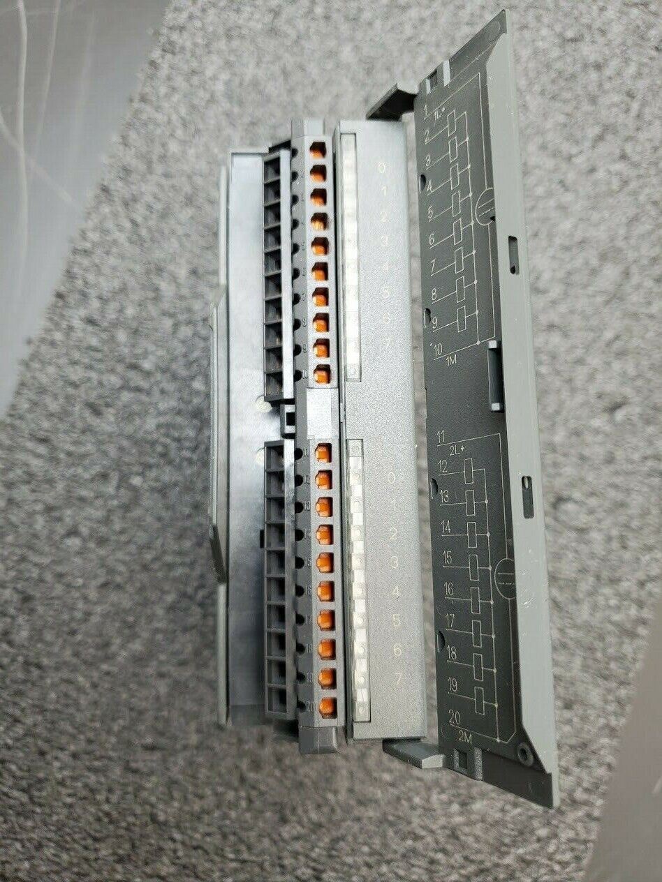 SIEMENS 6ES7 322-1BH01-0AA0 SIMATIC S7 Digital Output Module DO Working Pull