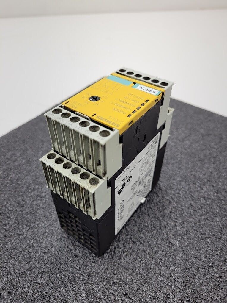 Siemens 3TK2827-1BB40 Sirius 2 Channel Safety Relay 3TK28 24VDC 0.5-30 Seconds