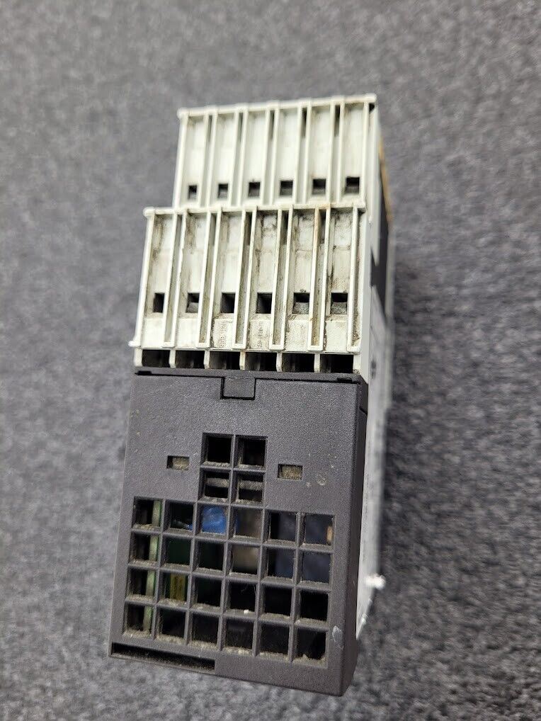 Siemens 3TK2827-1BB40 Sirius 2 Channel Safety Relay 3TK28 24VDC 0.5-30 Seconds
